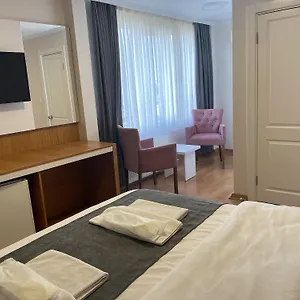 Spinel - Old Hotel Istanbul